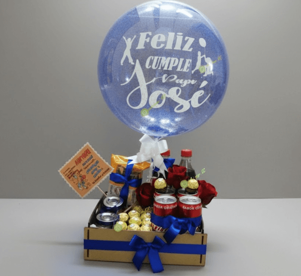 Caja de bebidas con globos